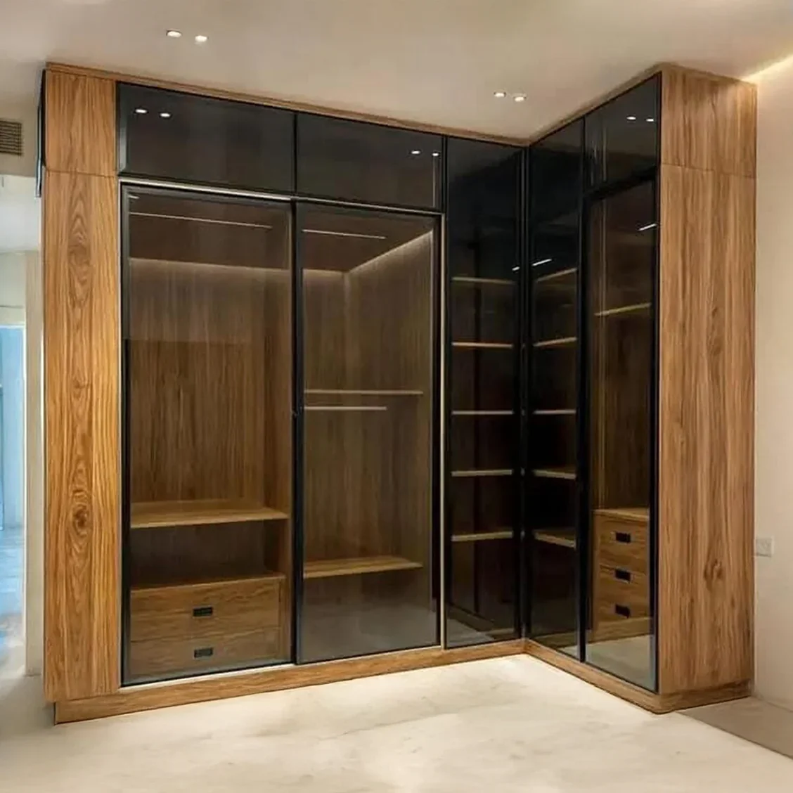 دريسنج روم 140×240 سم بتصميم أنيق لمساحة أكثر ترتيبًا دريسنج روم من فيرف هوم، عرض 140 سم وعمق 55 سم وارتفاع 240 سم
